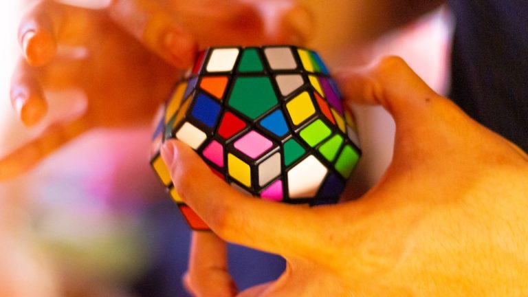 Megaminx mezclado visto de cerca